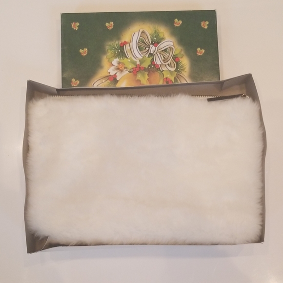 White Fur Party Bag with Holiday Gift Box - Picture 4 of 4